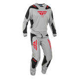 TRAJE KINETIC SYM 2025 LIGHT GREY/RED/BLACK